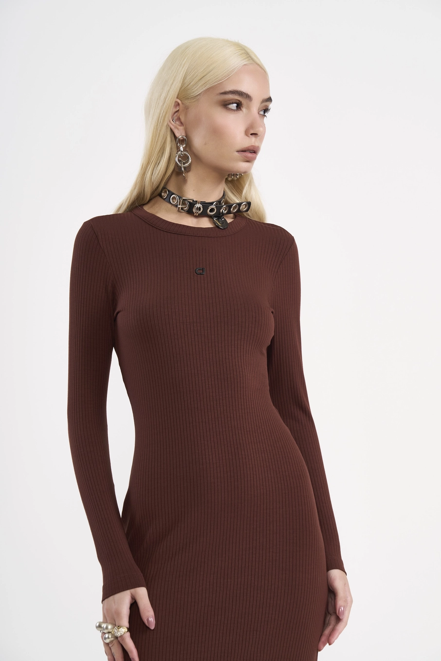 Vestido Midi Canelado Ajustado Marrom