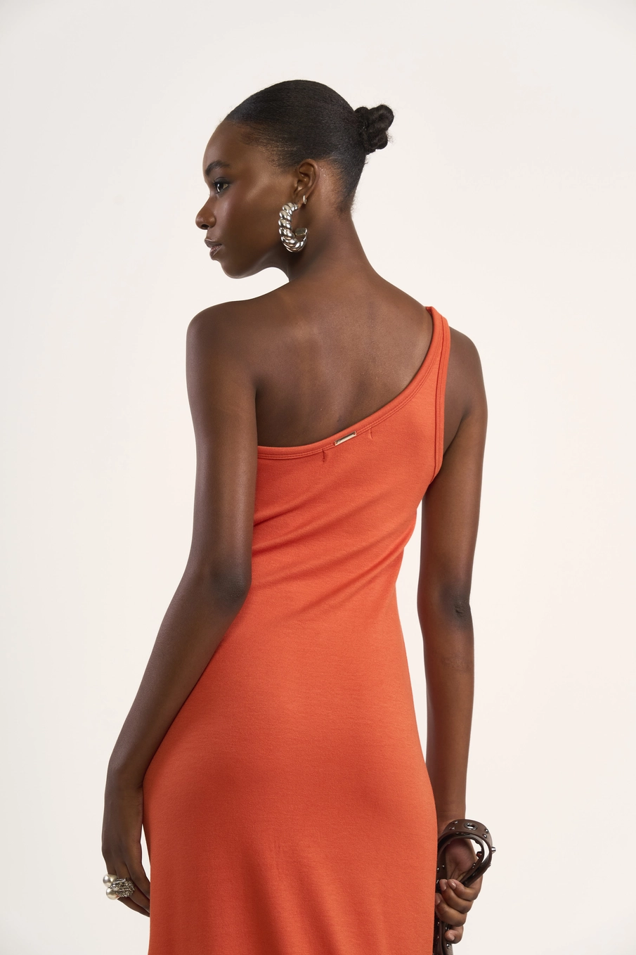 Vestido Midi Um Ombro Só Laranja