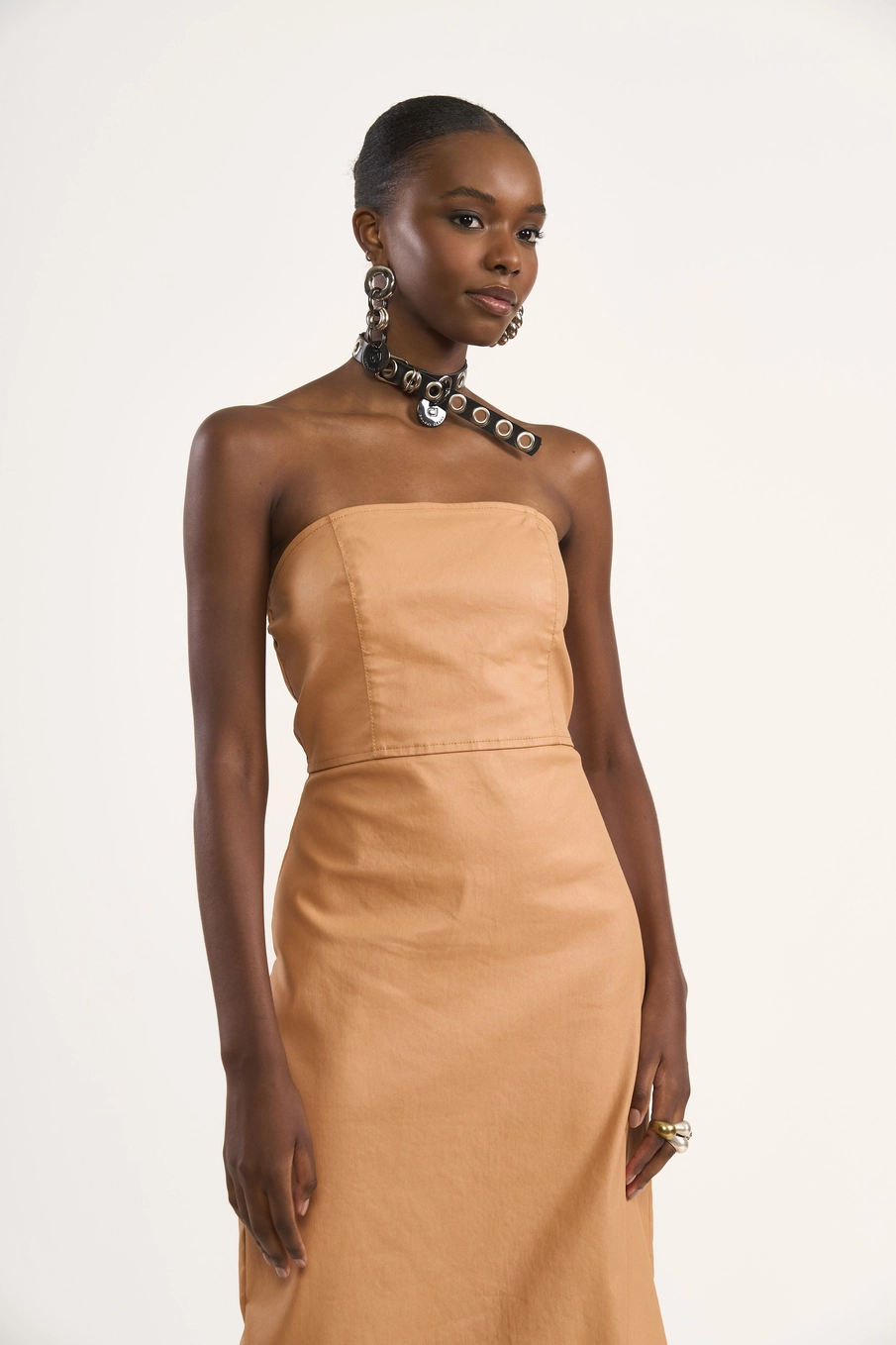 Vestido Midi Tomara Que Caia Em Sarja Bege