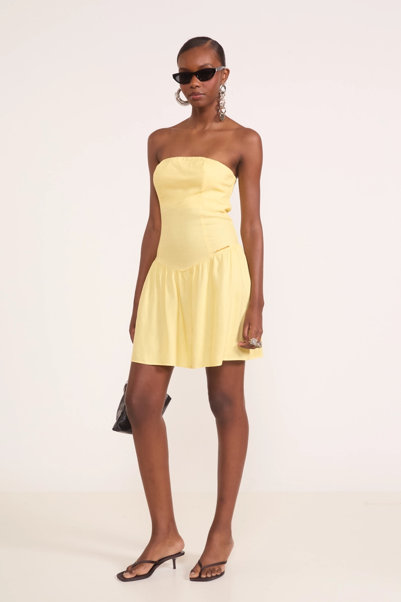 Vestido Curto Tomara Que Caia Estruturado