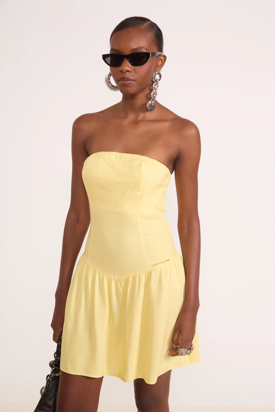 Vestido Curto Tomara Que Caia Estruturado Amarelo
