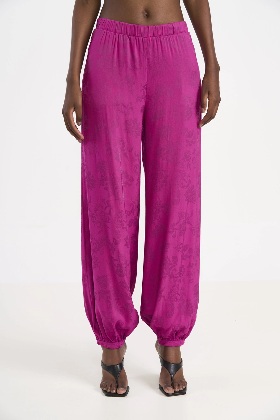 Calça Jogger Jacquard Florais Estampados