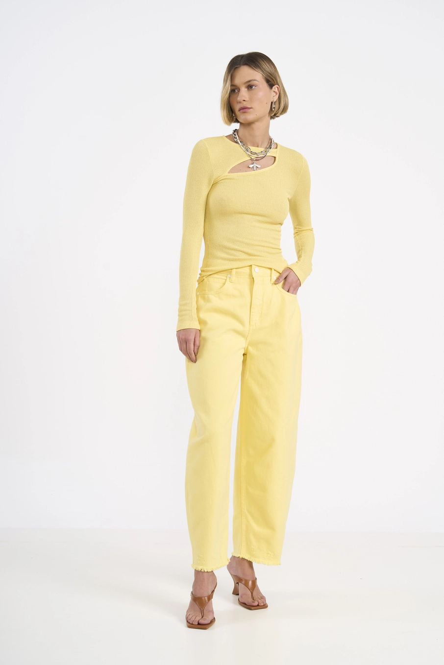 Calça Feminina Sarja Barril Amarelo