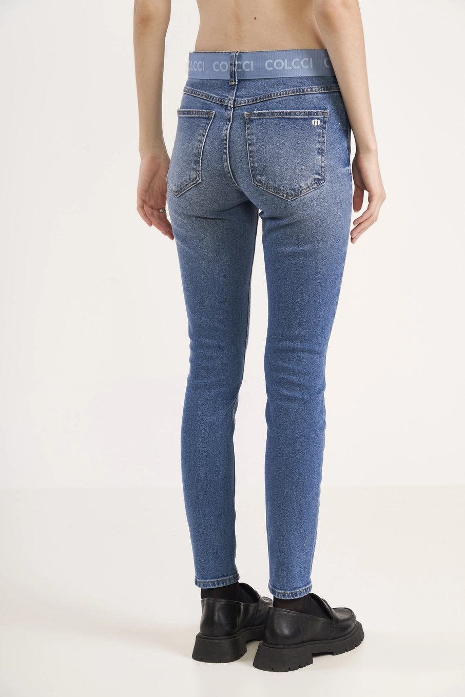 Calça Jeans Skinny Com Cinto Logomania Índigo
