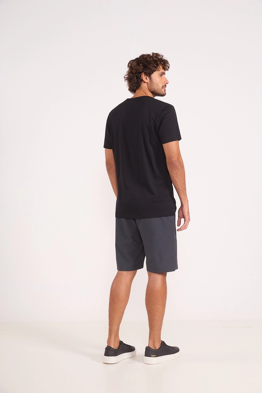 Bermuda Masculina Alfaiataria Contemporânea Cinza