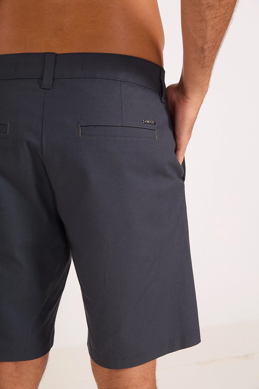 Bermuda Masculina Alfaiataria Contemporânea Cinza