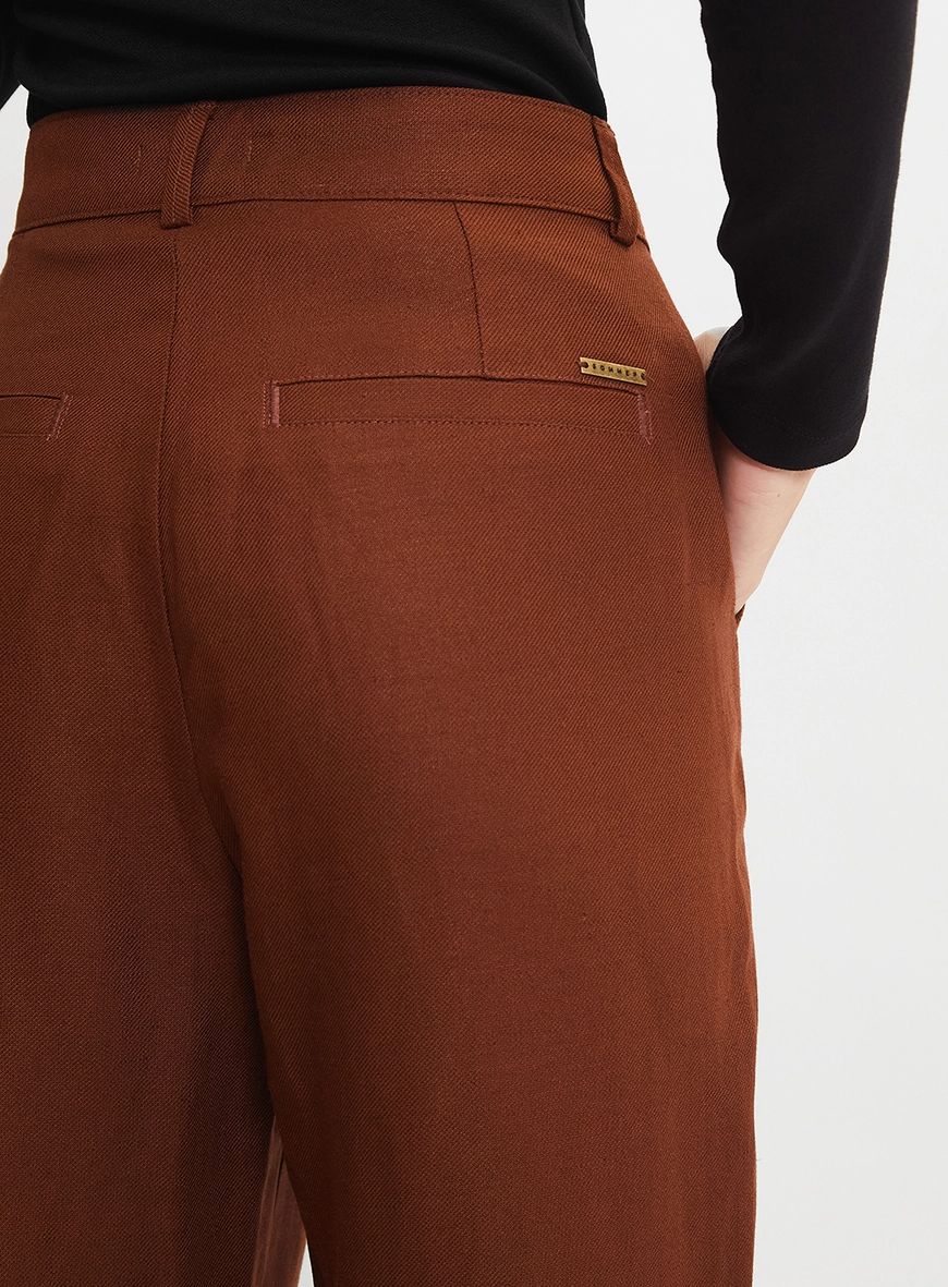 Calça Alfaiataria Feminina Cenoura Marrom 4