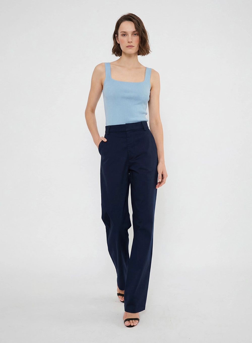 Calça Alfaiataria Reta Azul 3