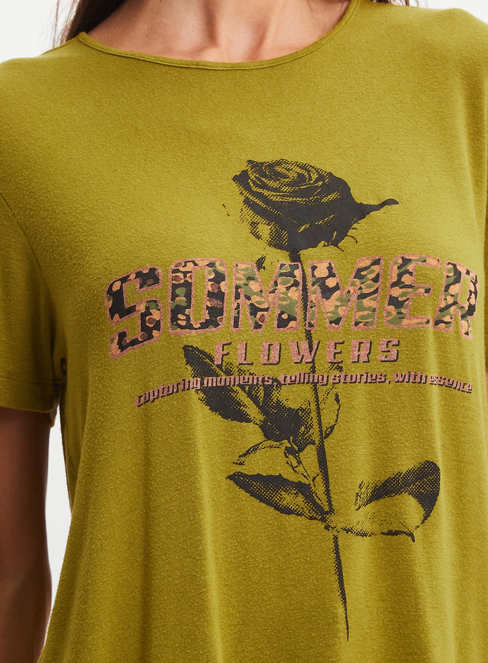 Camiseta Feminina Comfort Estampada Verde 4
