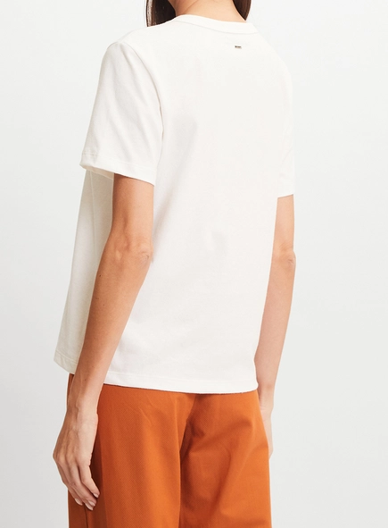 Camiseta Estampada Com Bordado Manual