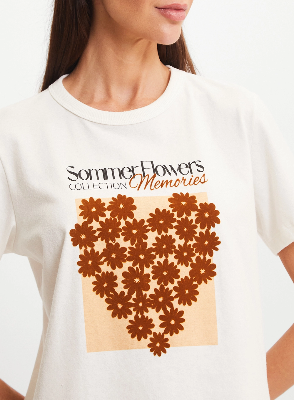 Camiseta Estampada Com Bordado Manual Off Shell 4