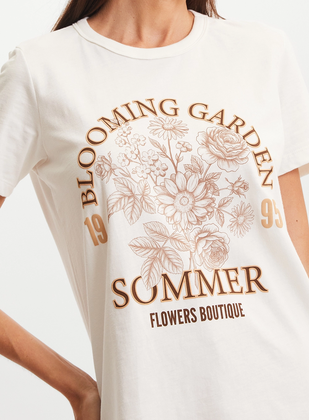 Camiseta Feminina Comfort Estampada Off Shell 4