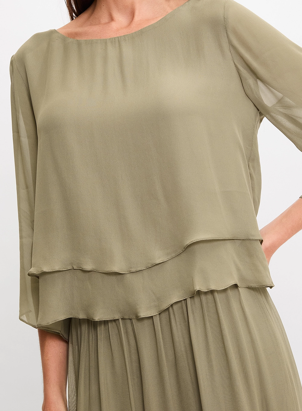 Blusa Comfort Com Sobreposição Bege 4