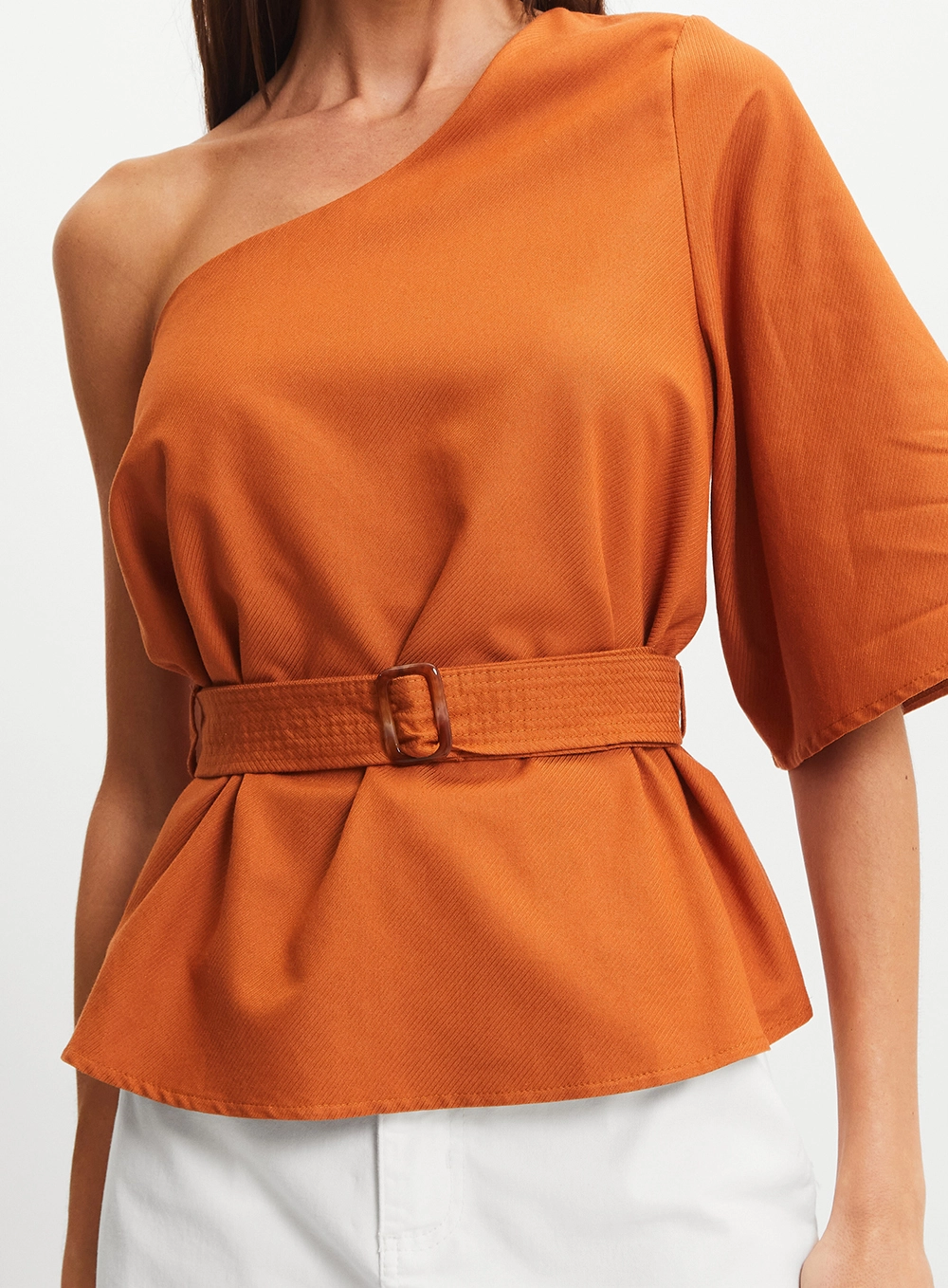 Blusa Ombro Só Com Cinto Bege 4