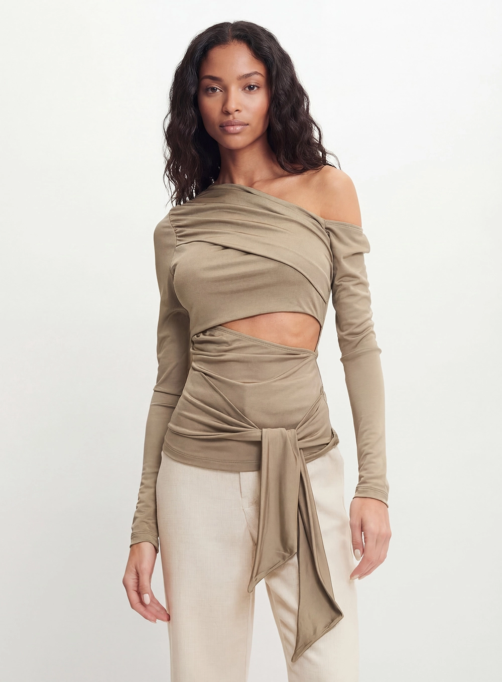 Blusa Slim Transpassada Manga Longa Bege 1