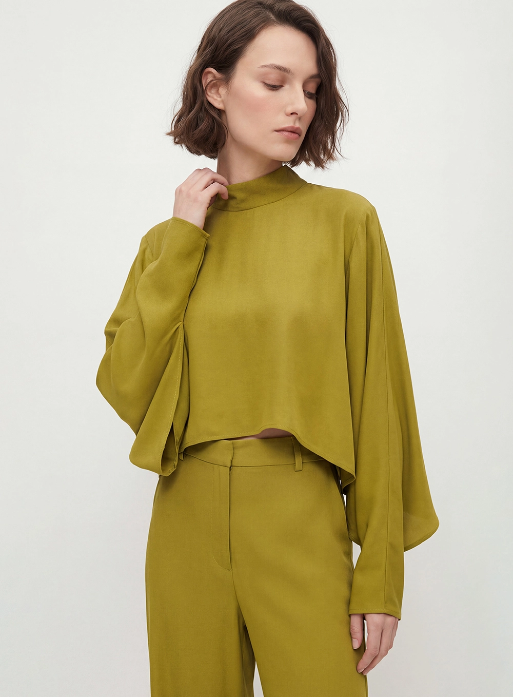 Blusa Gola Alta Morcego Verde 1