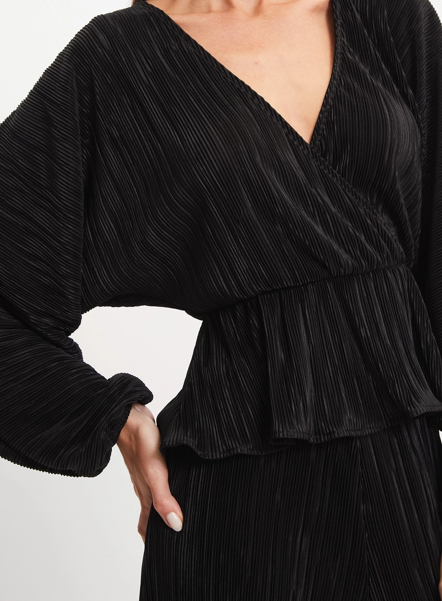 Blusa Plissada Manga Longa Preto 4