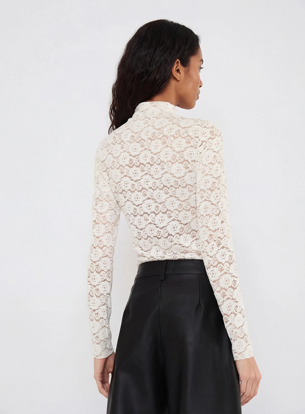Blusa Slim De Renda Manga Longa Off Shell 2