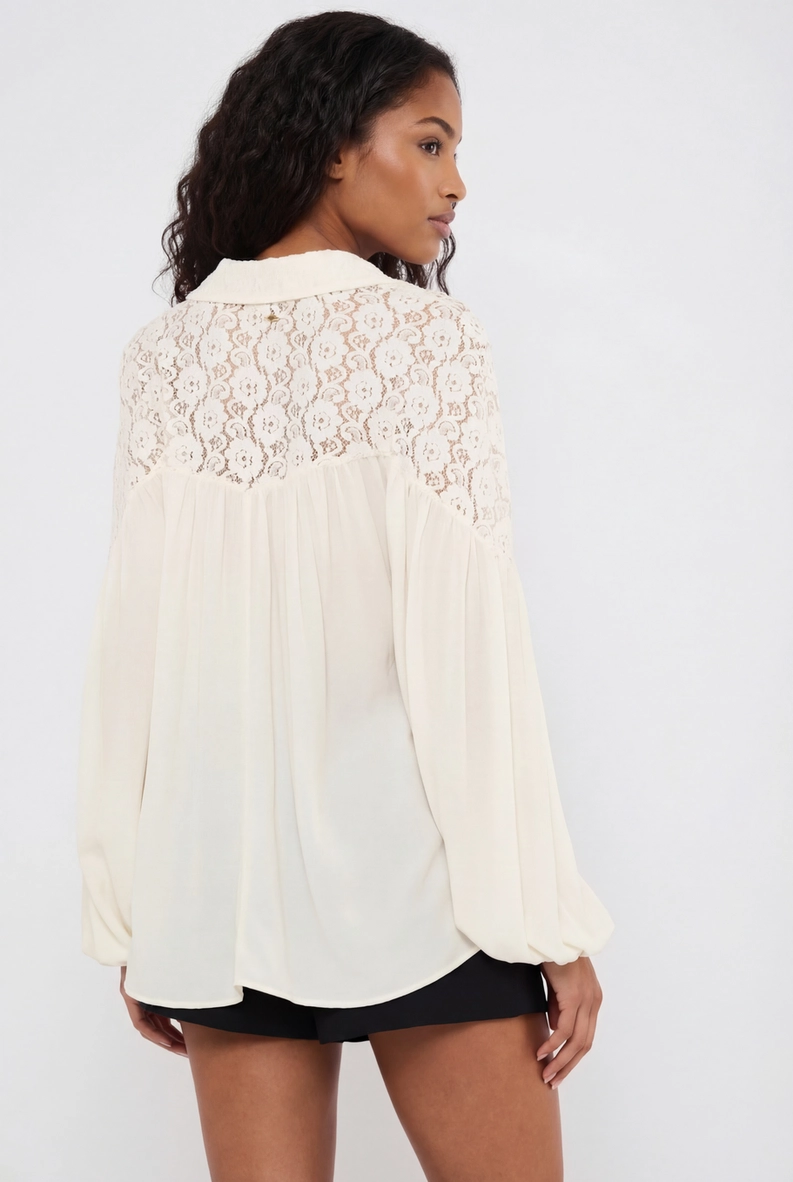 Blusa Detalhe Renda Off Shell 2