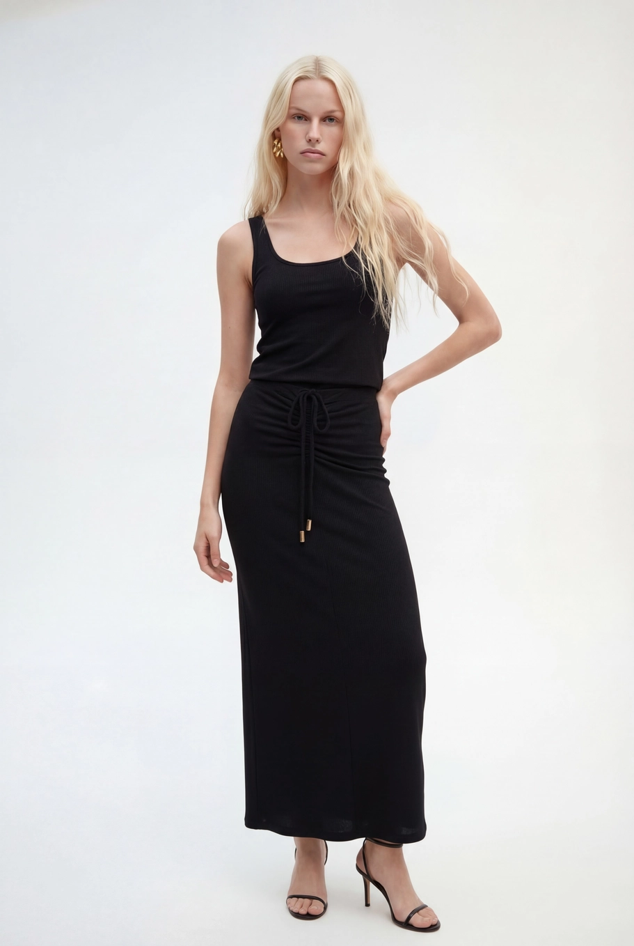 Regata Feminina Evasê Texturizada Preto 3