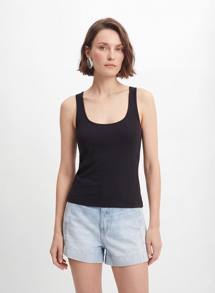 Regata Feminina Slim Decote U
