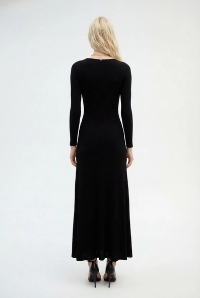 Vestido Longo Slim Solto Manga Longa