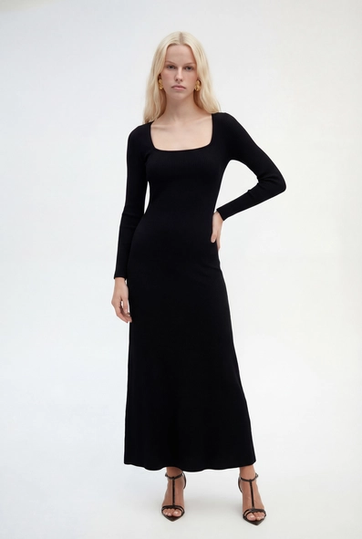 Vestido Longo Slim Solto Manga Longa