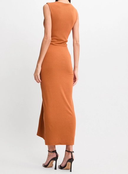Vestido Longo Evasê Com Detalhe