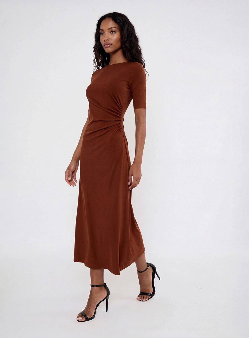 Vestido Midi Evasê Canelado Marrom 3