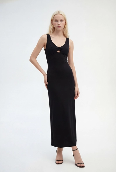 Vestido Longo Slim Com Detalhe