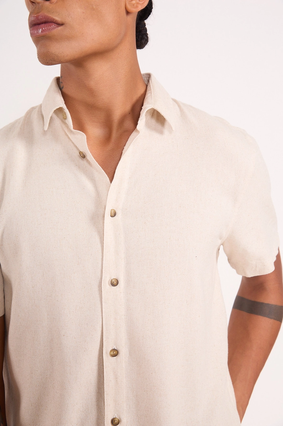 Camisa Trama Nobre Com Linho Bege