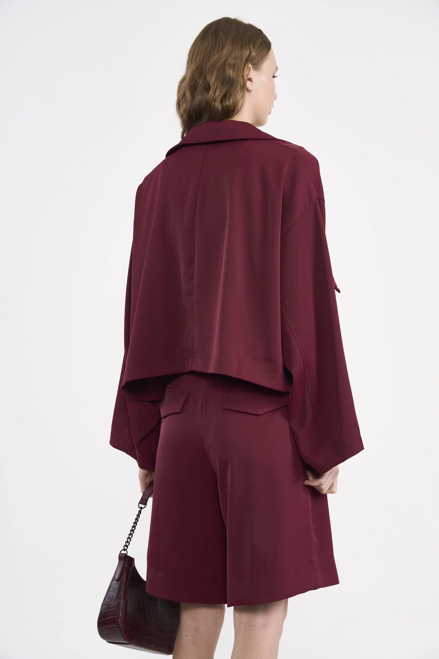 Jaqueta Cropped Utilitária Alfaiataria Bordô