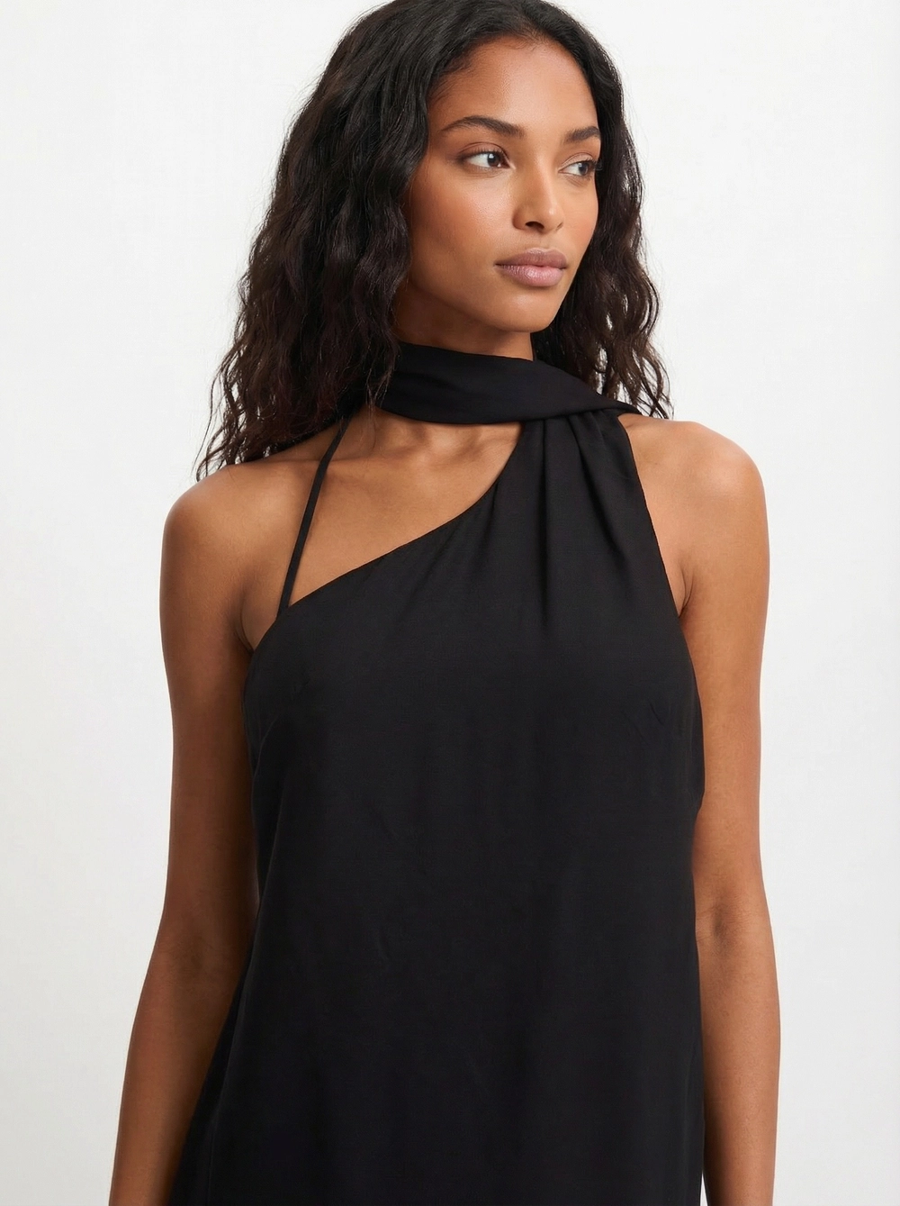 Vestido Midi Slim Com Detalhe Preto 4