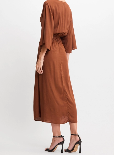 Vestido Midi Evasê Transpassado
