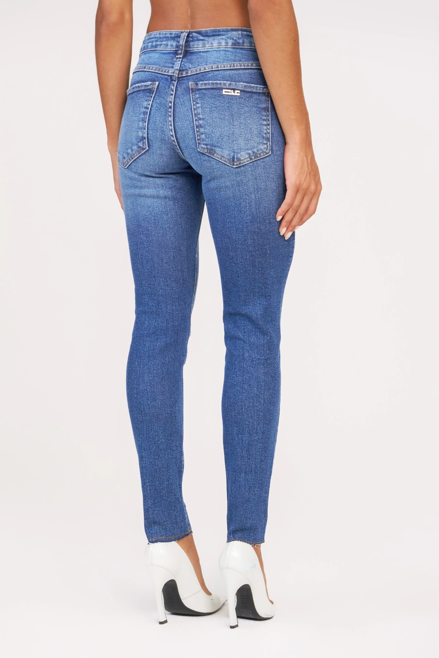 Calça Jeans Feminina Skinny Média Com Aplicação Índigo 4