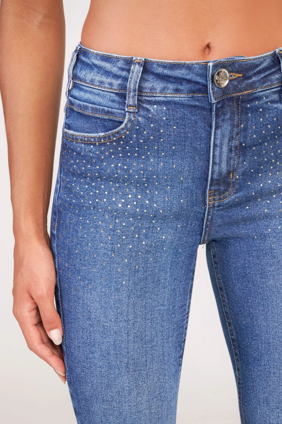 Calça Jeans Feminina Skinny Média Com Aplicação Índigo 5