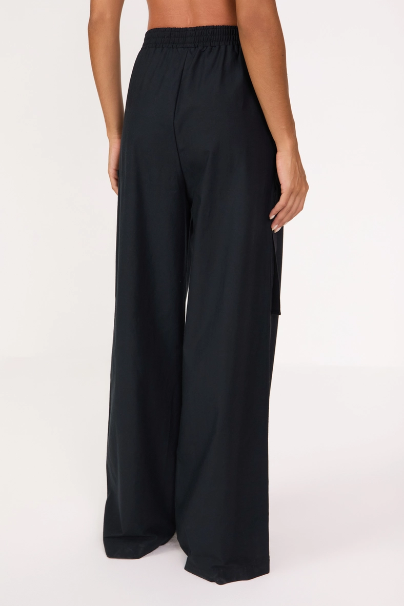 Calça Feminina Wide Leg Com Detalhes Preto 4