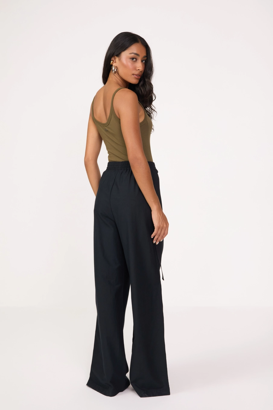 Calça Feminina Wide Leg Com Detalhes Preto 2