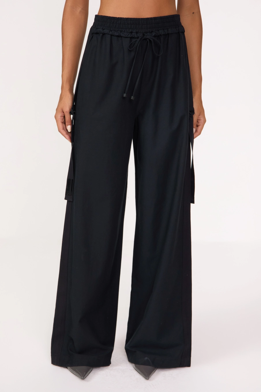 Calça Feminina Wide Leg Com Detalhes Preto 3