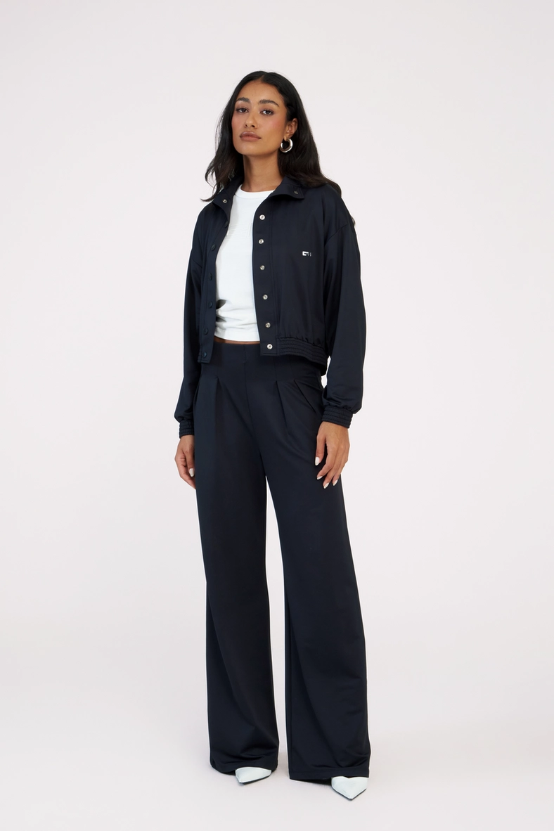 Calça Feminina Wide Leg Com Pregas Preto 1