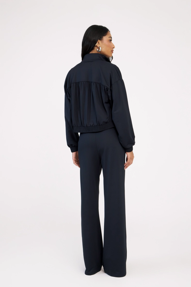 Calça Feminina Wide Leg Com Pregas Preto 2
