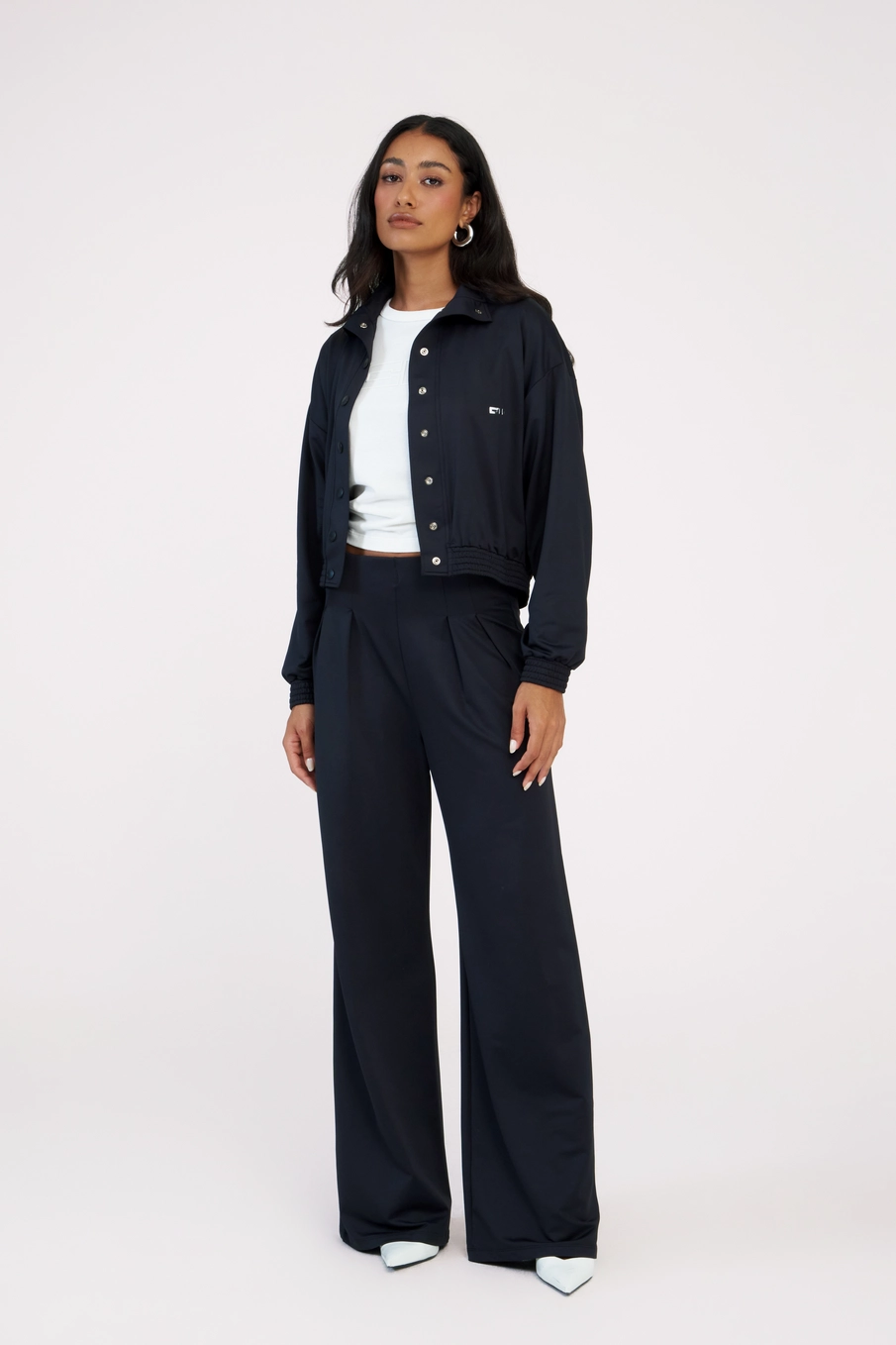 Calça Feminina Wide Leg Com Pregas Preto 1
