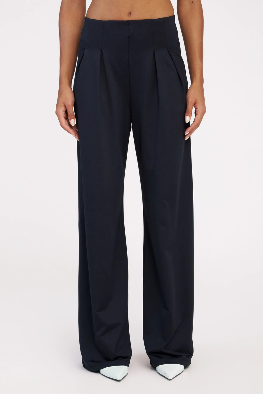 Calça Feminina Wide Leg Com Pregas Preto 3