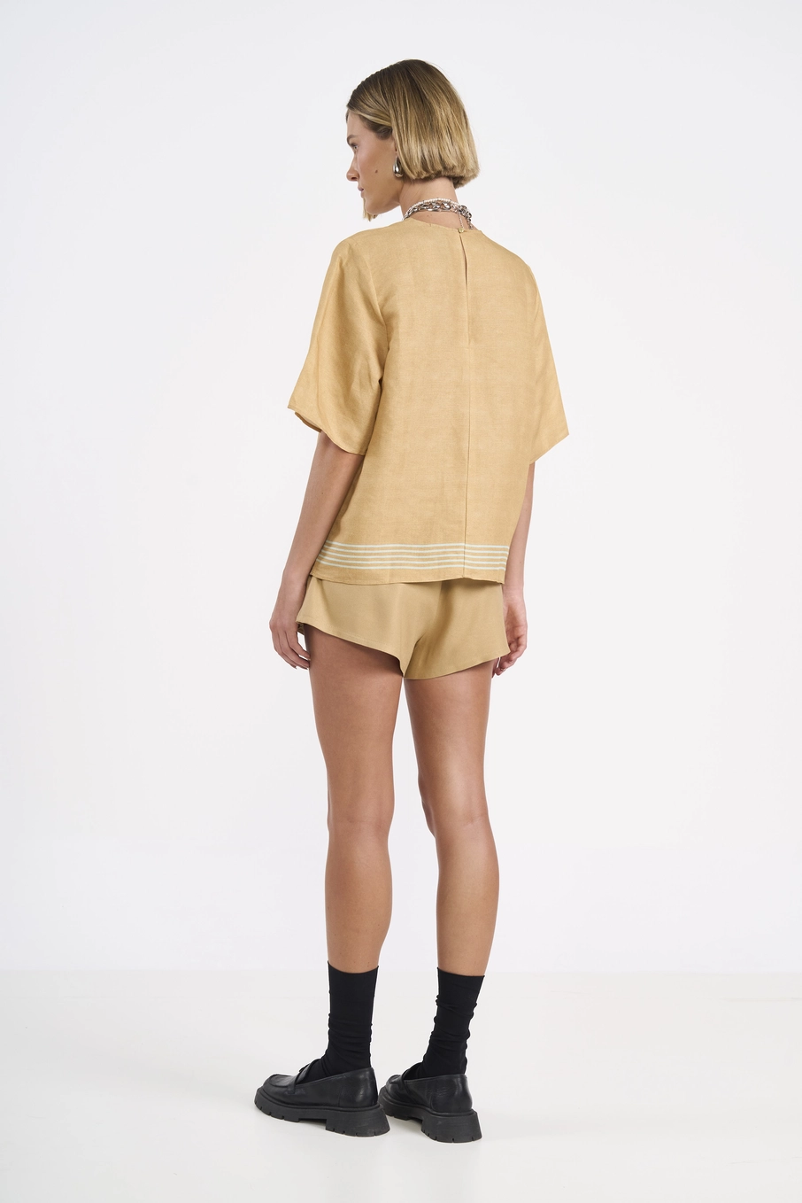 Camiseta Feminina Oversized Vintage Estampada Bege