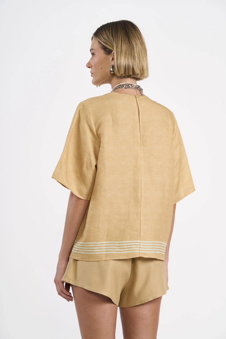 Camiseta Feminina Oversized Vintage Estampada Bege