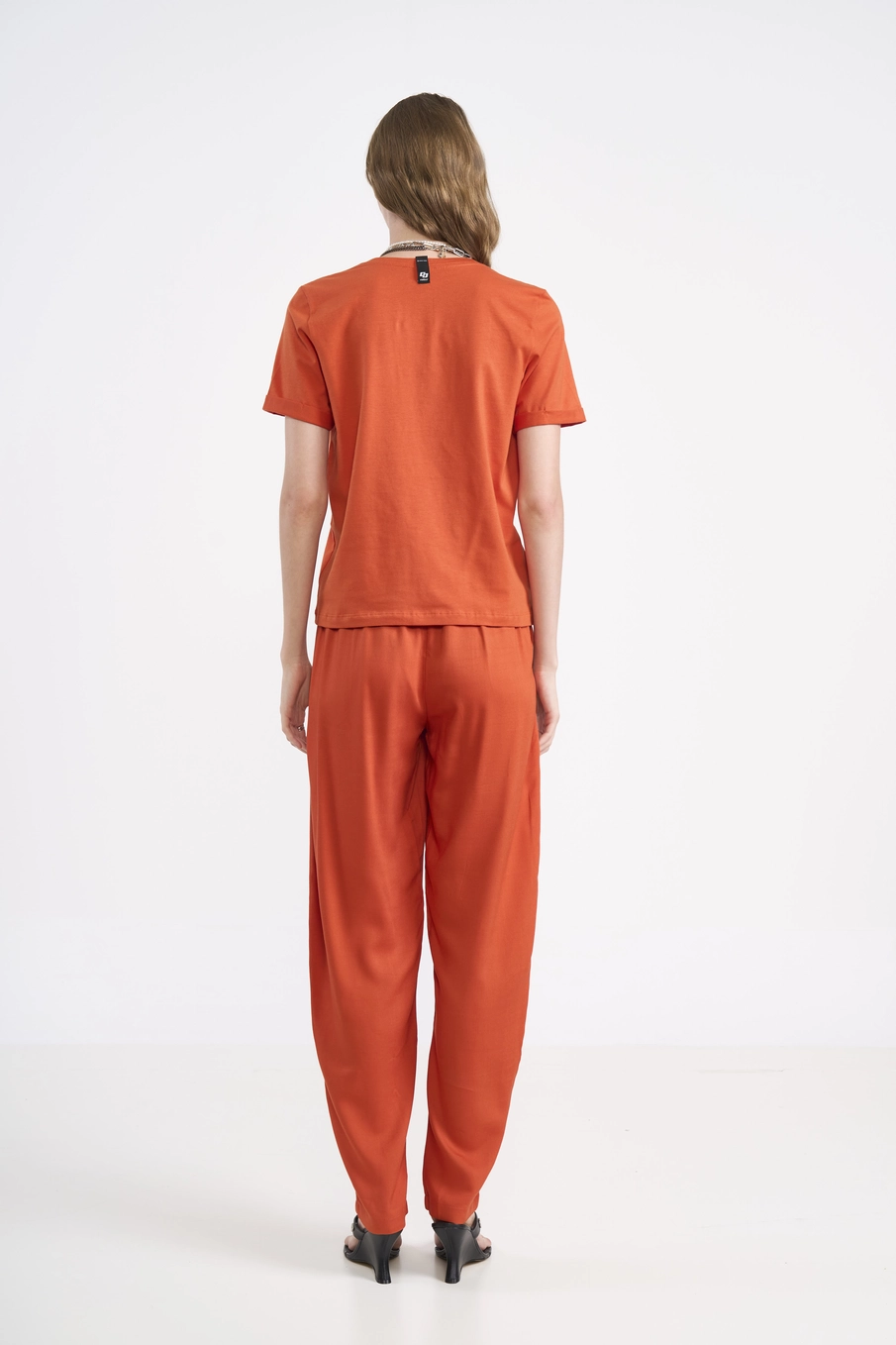 Camiseta Decote V Em Algodão Laranja