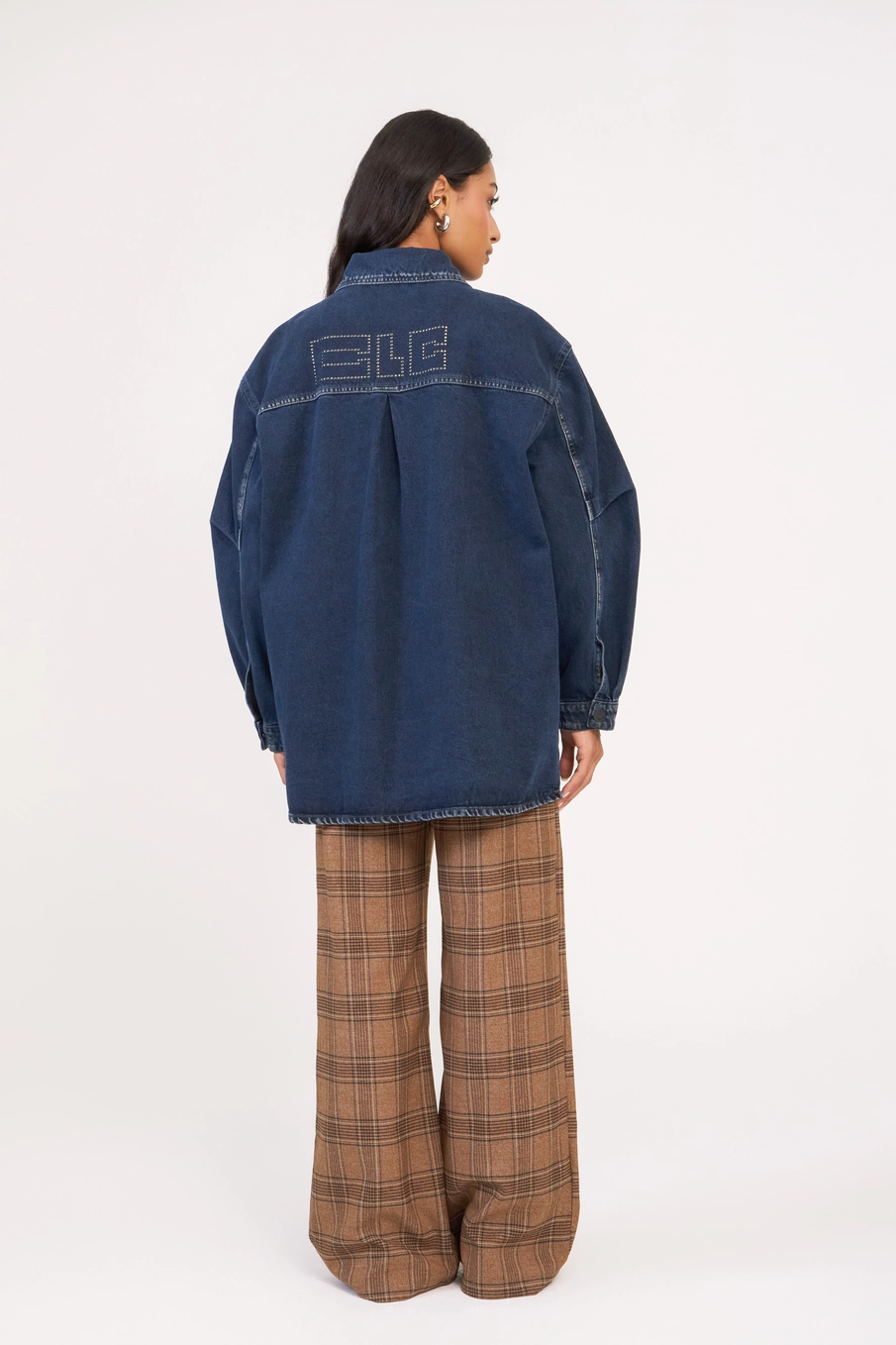 Jaqueta Jeans Feminina Oversized Com Aplicação Índigo 5