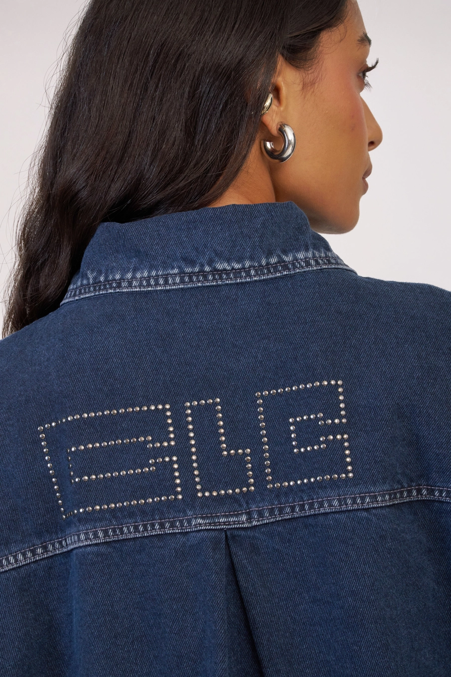 Jaqueta Jeans Feminina Oversized Com Aplicação Índigo 3