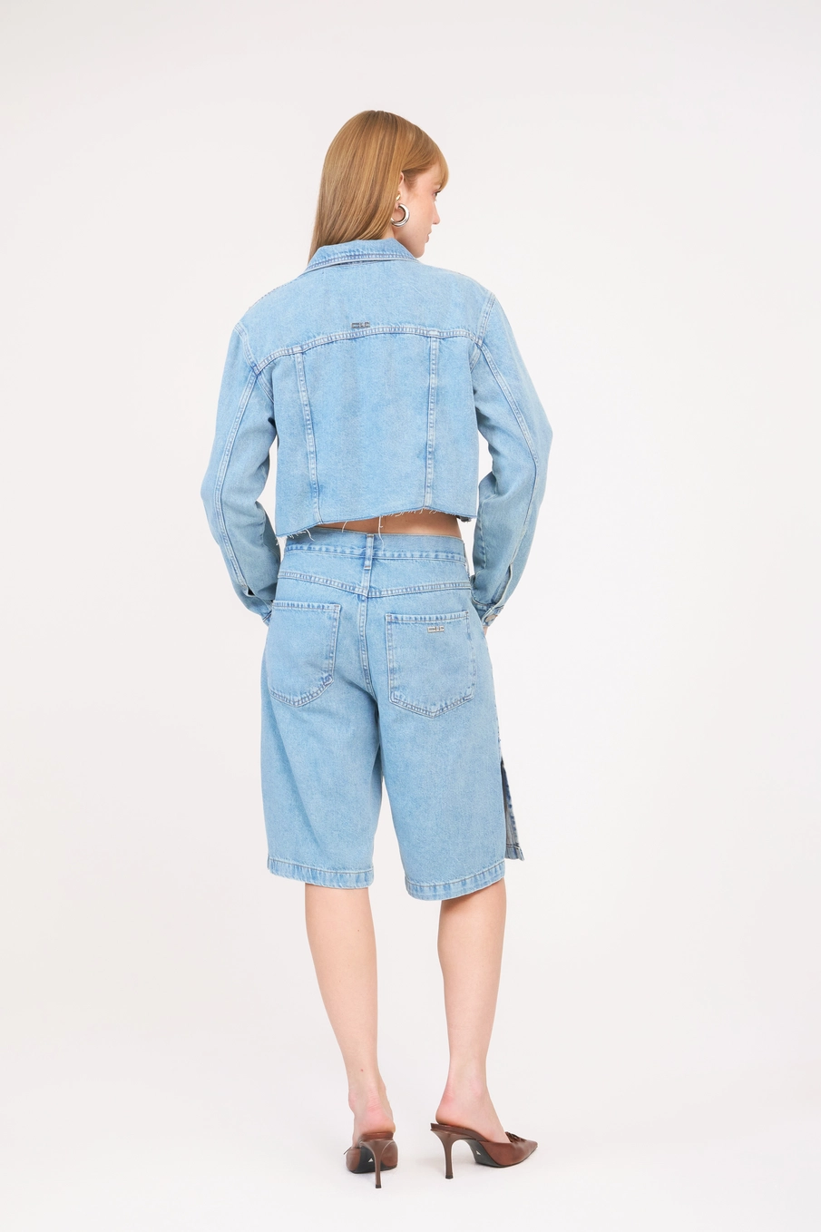 Jaqueta Jeans Feminina Cropped Com Bordado Índigo 2