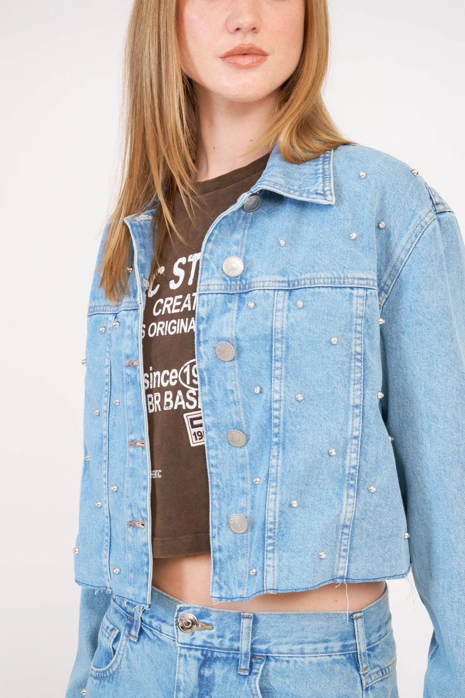 Jaqueta Jeans Feminina Cropped Com Bordado Índigo 5